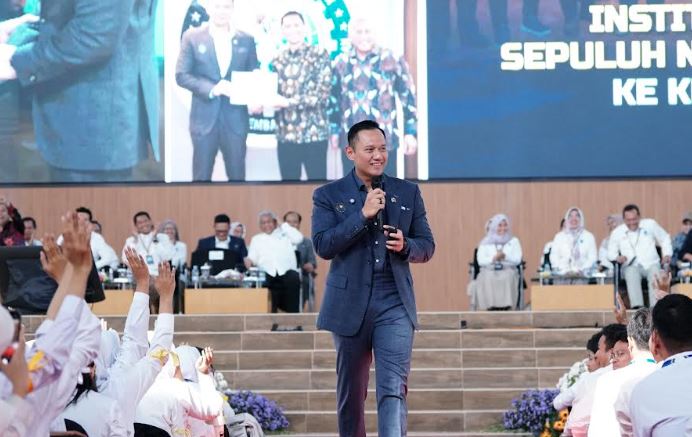 Kuliah Umum di ITS, AHY Ajak Mahasiswa Baru Wujudkan Indonesia Emas 2045