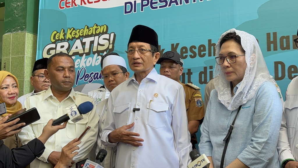 Menag Tinjau CKG di Ponpes Asshiddiqiyah Jakbar, Ingatkan Pentingnya Kesehatan bagi Siswa