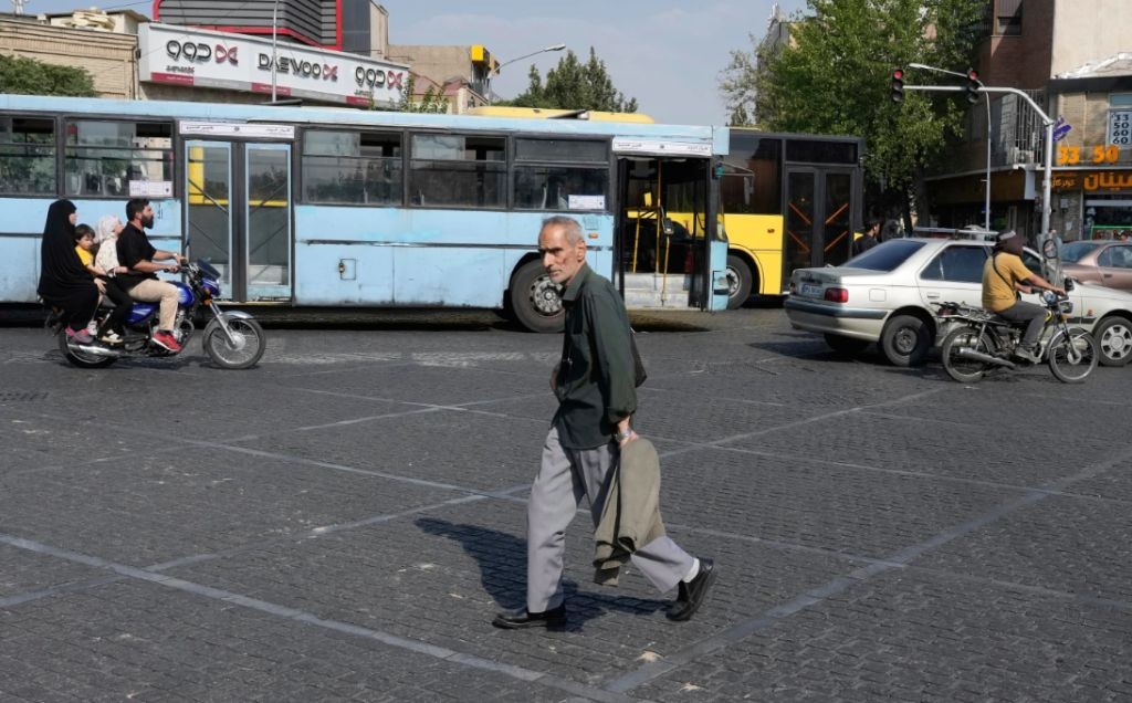 Suhu Tembus 50 Derajat Celsius, Iran Liburkan PNS demi Irit Lisrik