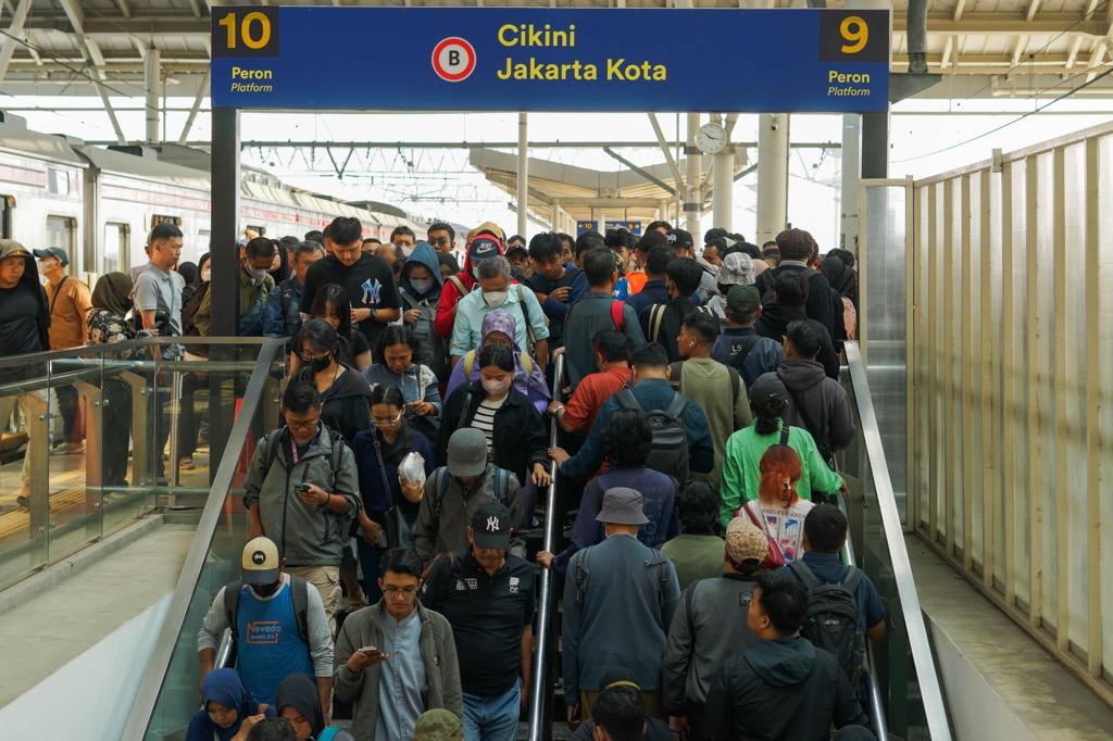 KRL Anjlok di Stasiun Jakarta Kota, Perjalanan dari Bogor Hanya Sampai Jayakarta   