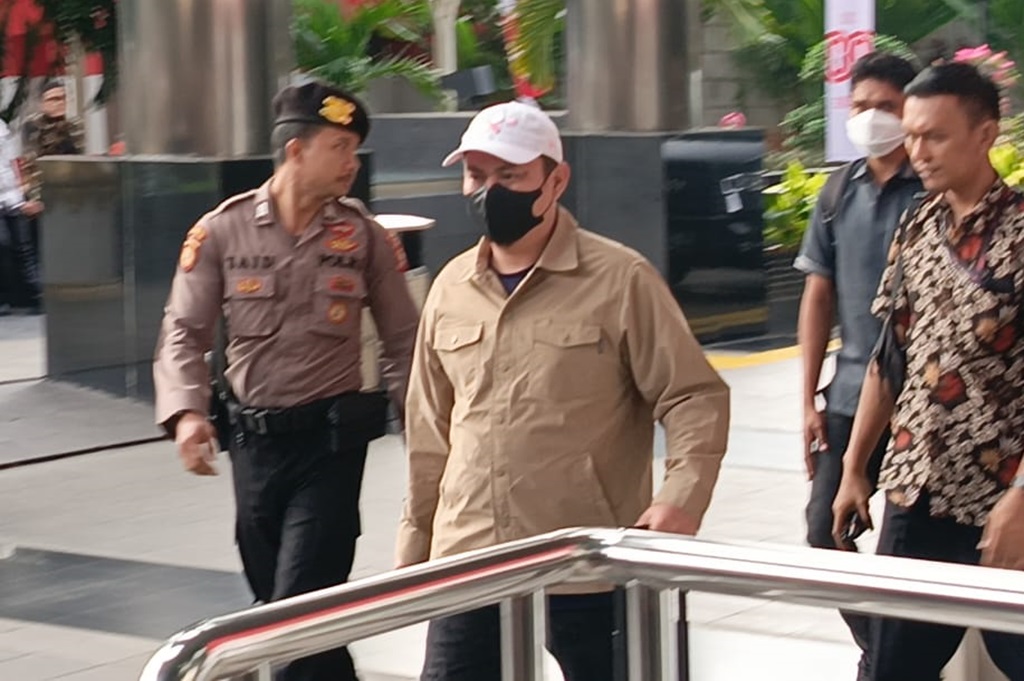 Bupati Kolaka Timur Abdul Azis Tiba di Kantor KPK usai Kena OTT