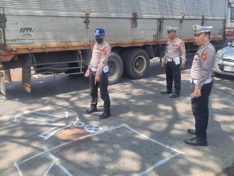Kecelakaan Maut di Bandung, Pengendara Motor Tewas usai Tabrak Mobil
