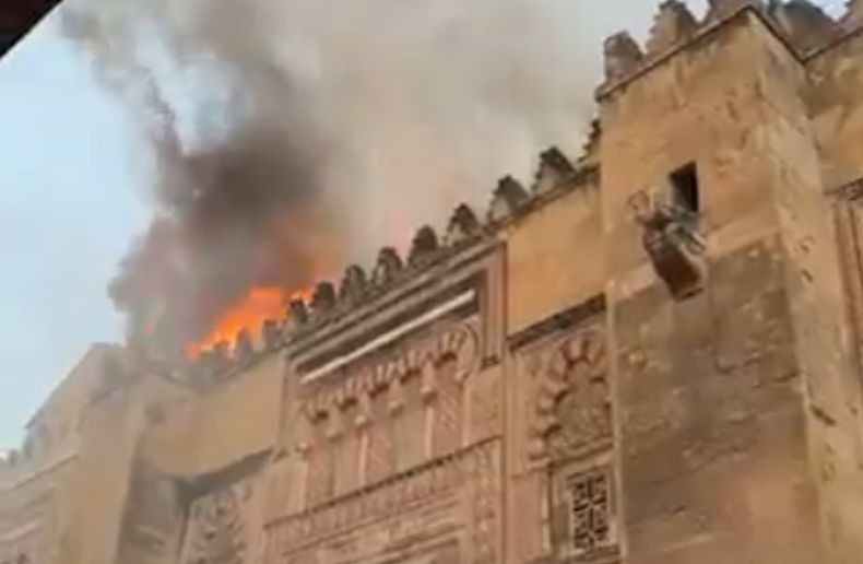 Masjid-Katedral Cordoba di Spanyol Terbakar