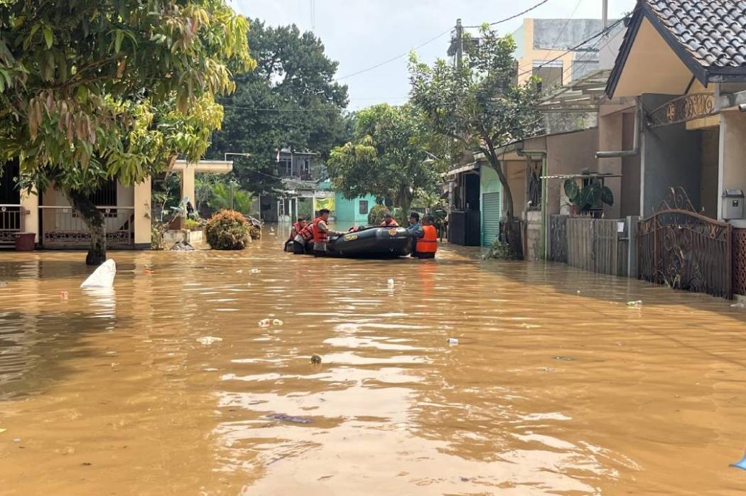 Banjir Rendam Tangsel usai Diguyur Hujan, 799 KK Terdampak
