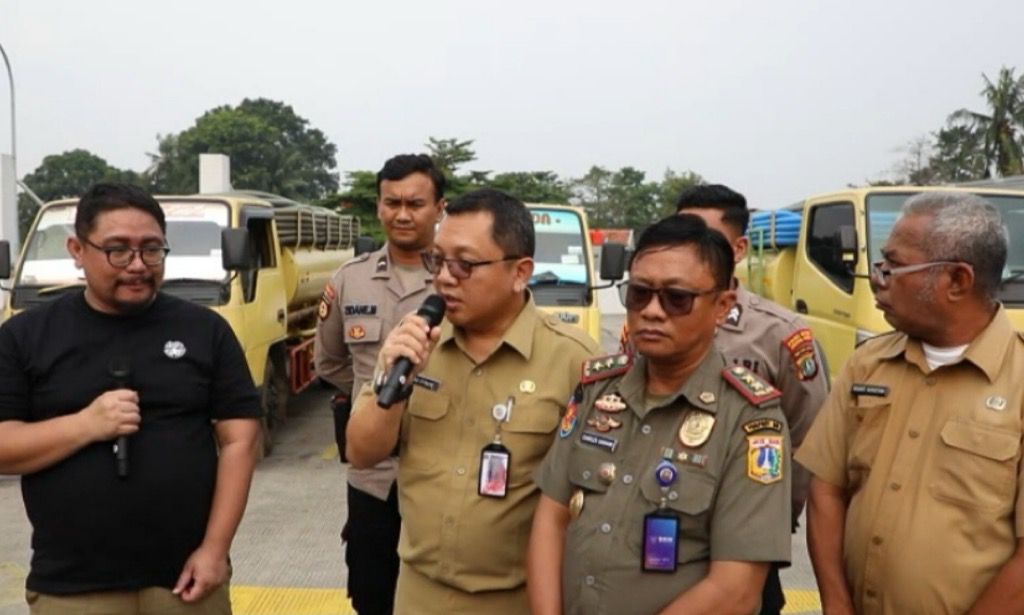 Heboh 3 Truk Buang Tinja ke Selokan di Jaktim, Pelaku Ditangkap!