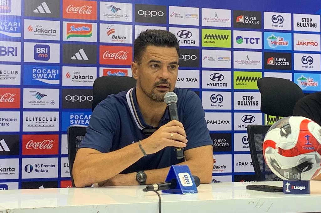 Pelatih Persita Jelaskan Alasan Hokky Caraka Dicadangkan saat Dibantai Persija