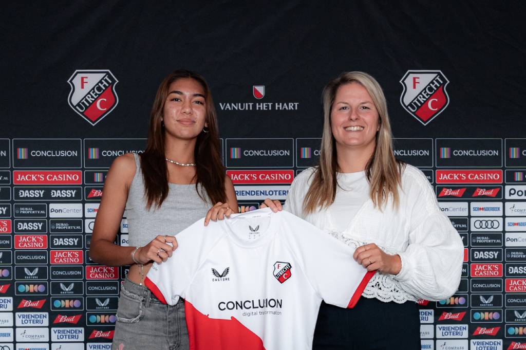 Komentar Berkelas Claudia Scheunemann usai Resmi Gabung FC Utrecht Wanita