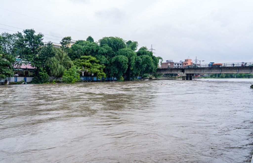 Jakarta Diguyur Hujan, 1 RT di Jakbar Terendam Banjir