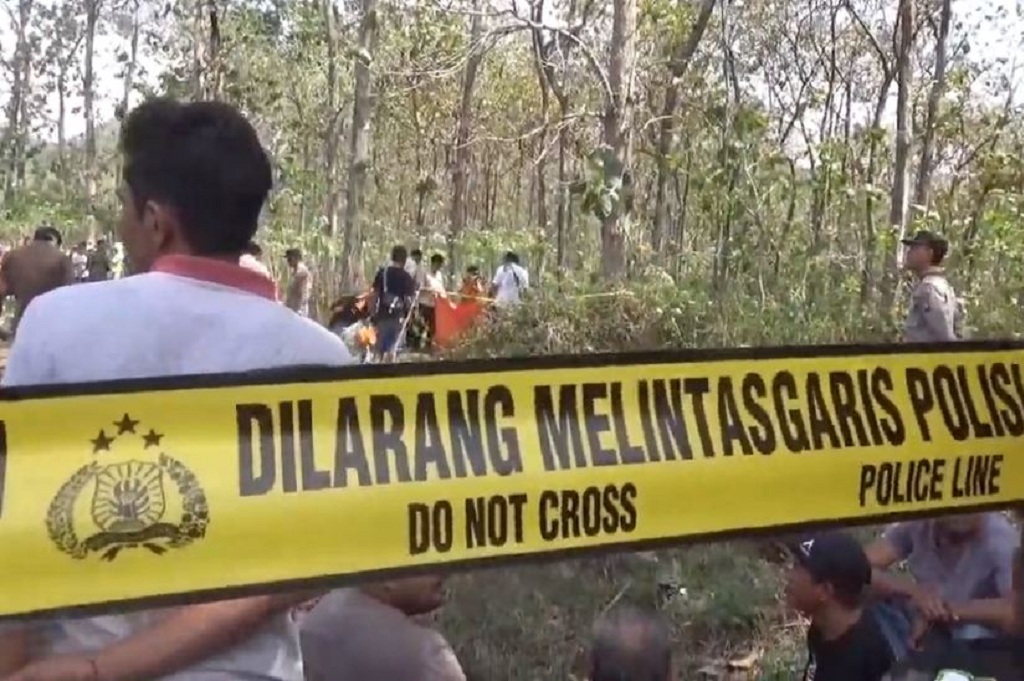 Ponorogo Gempar, Mayat Perempuan Ditemukan di Hutan Jati Diduga Dibunuh