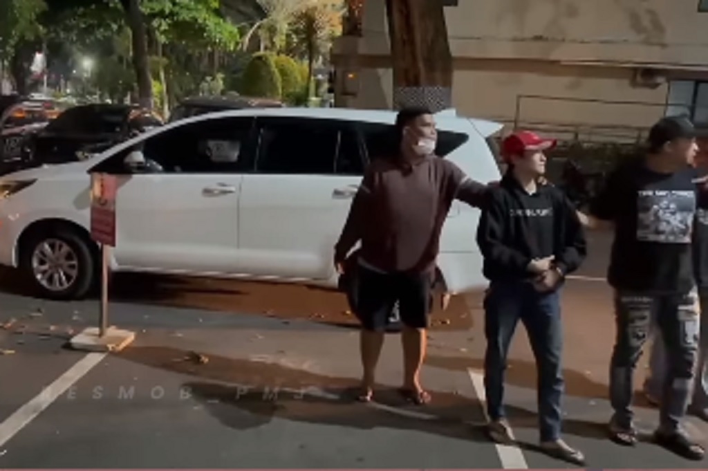 Polisi Ringkus Pencuri Mobil Taksi Online, Ngumpet di Loteng saat Hendak Ditangkap