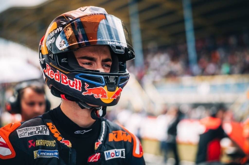 Rumor VR46 hingga Honda? Acosta Tetap Tenang dan Fokus Pada KTM