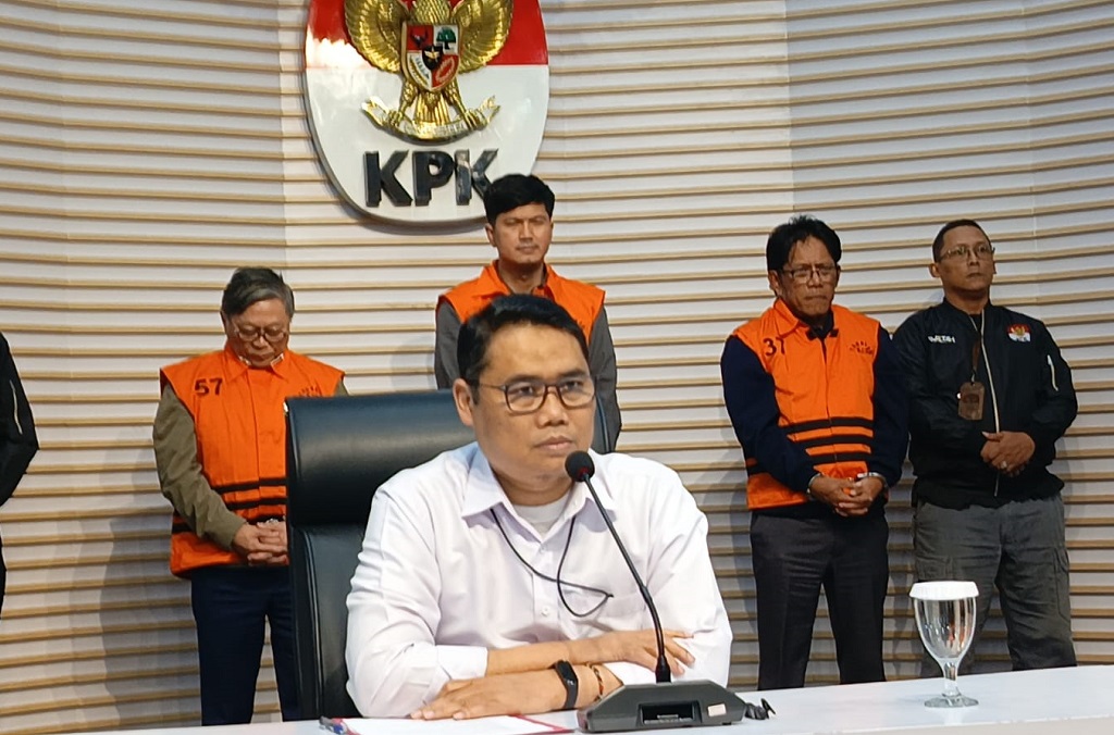 Breaking News: KPK Tetapkan Dirut Inhutani V Dicky Yuana Rady Tersangka Buntut OTT