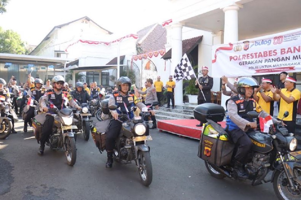 Gerakan Pangan Murah, 149 Bhabinkamtibmas di Bandung Bawa 11 Ton Beras untuk Warga