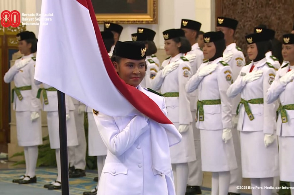 Mensesneg Kukuhkan Paskibraka Upacara HUT ke-80 RI di Istana