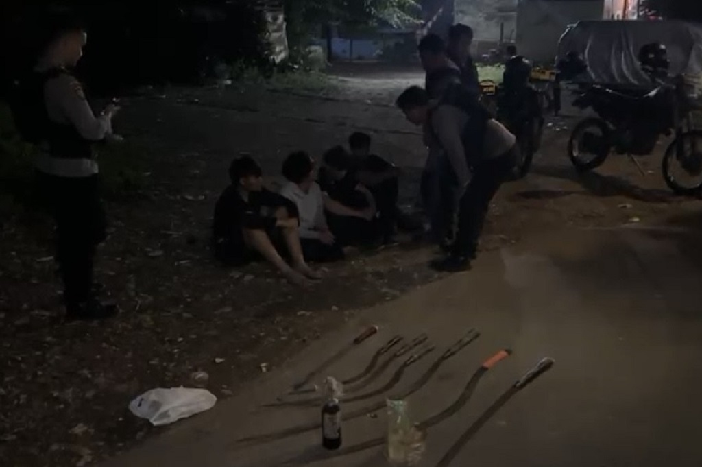 Gagal Tawuran, 4 Pemuda Bawa Sajam Ditangkap di Kemang Jaksel