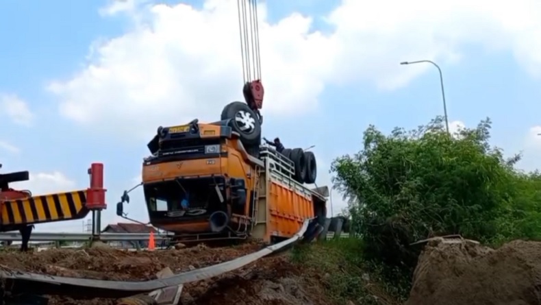 Sopir Sering Jadi Penyebab Kecelakaan Truk, KNKT Minta Pemerintah Bikin Sekolah Pengemudi