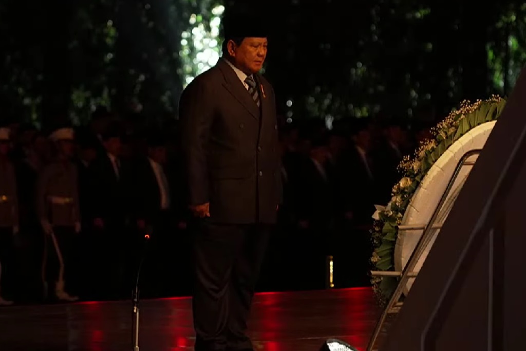 Momen Prabowo Pimpin Upacara Ziarah Nasional dan Renungan Suci di TMP Kalibata