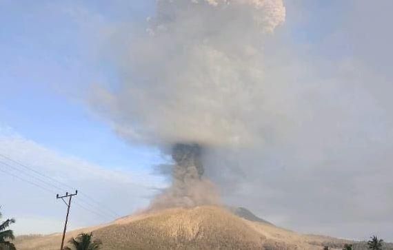 Gunung Lewotobi Laki-laki Meletus Hari Ini Setinggi 6.000 Meter, Status Awas