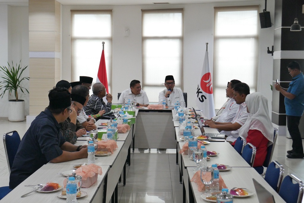 PKS Terima 13 Asosiasi Travel Haji dan Umrah, Tampung Masukan soal RUU PIHU