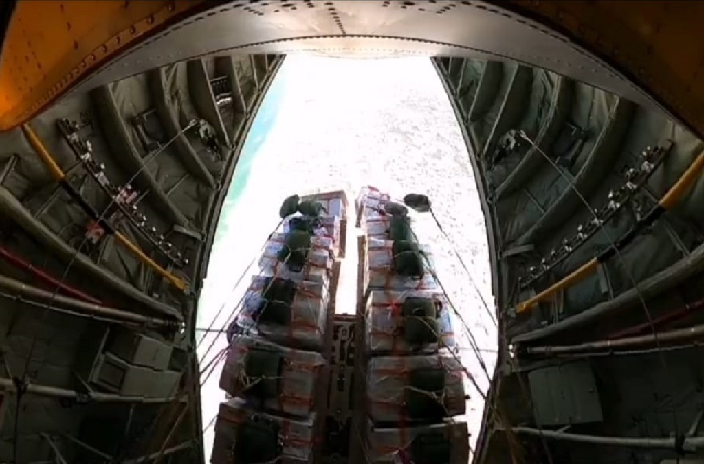 Satgas TNI Sukses Terjunkan Bantuan di Gaza, Bertepatan HUT ke-80 RI