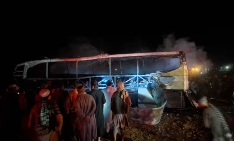 Mengerikan! Bus Penuh Imigran Ilegal Terbakar, Korban Tewas Jadi 76 Orang