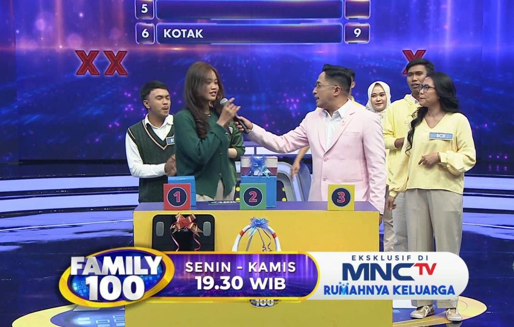 Family 100: 1.000 Cerita, 1.000 Air Mata