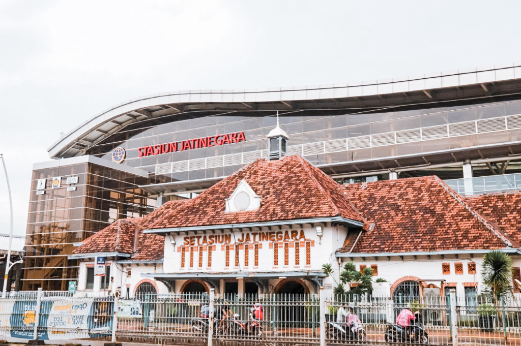 Antisipasi Kemacetan Saat Semarak HUT ke-80 RI di Monas, 8 Perjalanan KA dari Gambir Berhenti Khusus di Stasiun Jatinegara