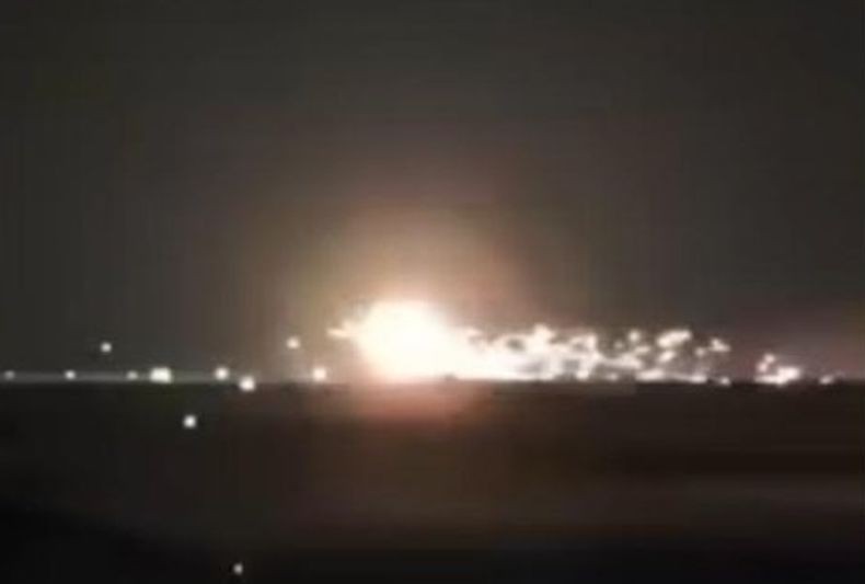 Ngeri! Detik-Detik Jet Tempur F-18 AU Malaysia Meledak lalu Jatuh