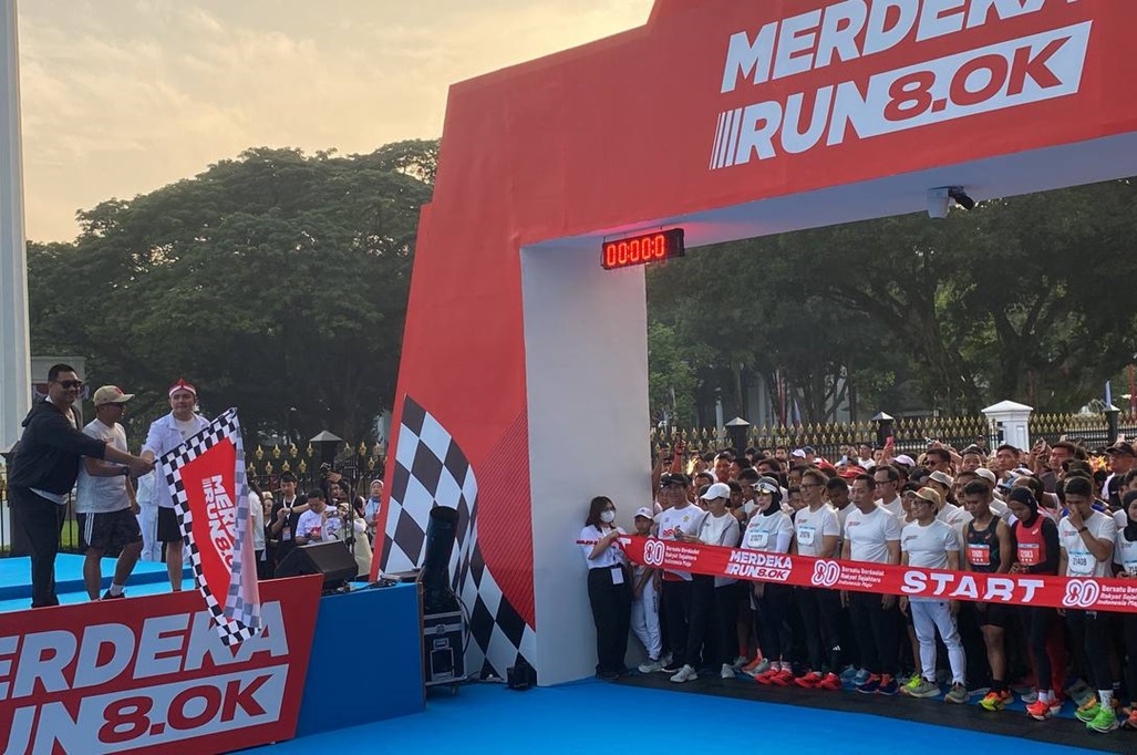 Mensesneg hingga Seskab Buka Merdeka Run di Istana, Diiringi Atraksi Jet F-16