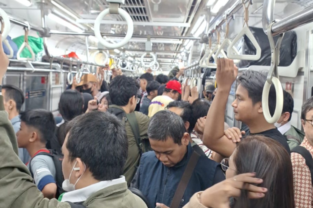 Perjalanan KRL Lintas Rangkasbitung di Stasiun Tanah Abang Kembali Normal setelah Sempat Terganggu