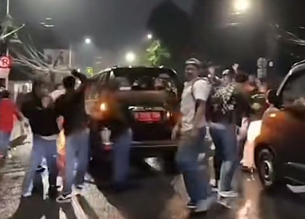 Lurah Manggarai Selatan Jadi Sasaran Pengeroyokan Massa di DPR, HP dan Dompet Raib