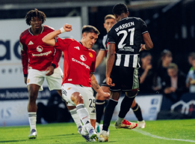 Hasil Piala Liga Inggris: Manchester United Diusir Tim Divisi Empat via Adu Penalti 23 Gol