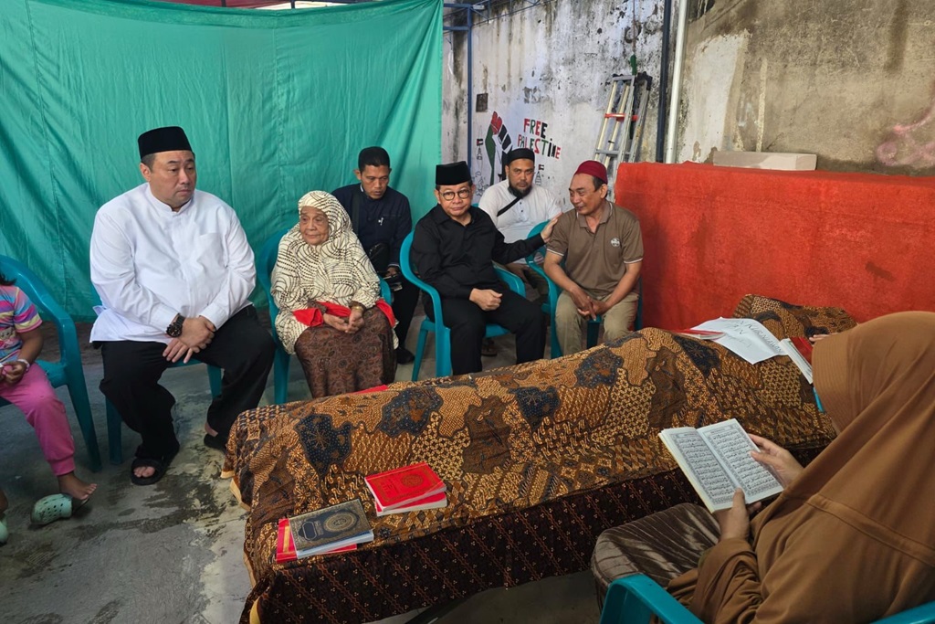 Pramono Melayat ke Rumah Duka Driver Ojol yang Tewas Dilindas Rantis