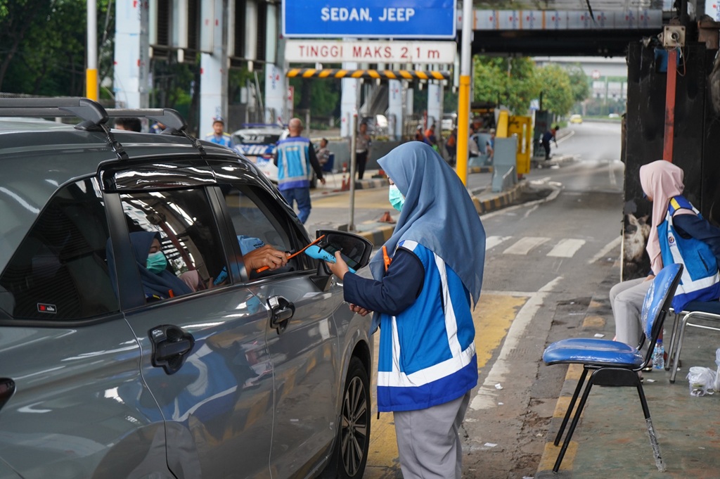 7 Gerbang Tol Dalam Kota Dibakar Massa, Sebagian Beroperasi Fungsional