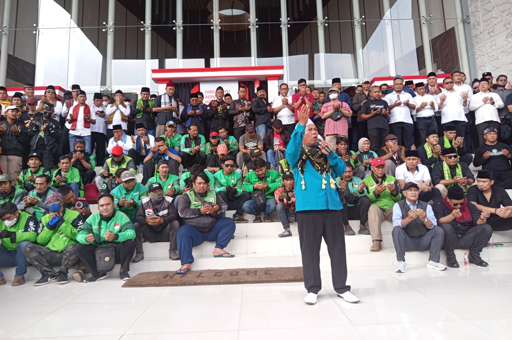 Ratusan Warga Datangi DPRD Tangsel, Tegaskan Komitmen Tak Terprovokasi Anarkisme