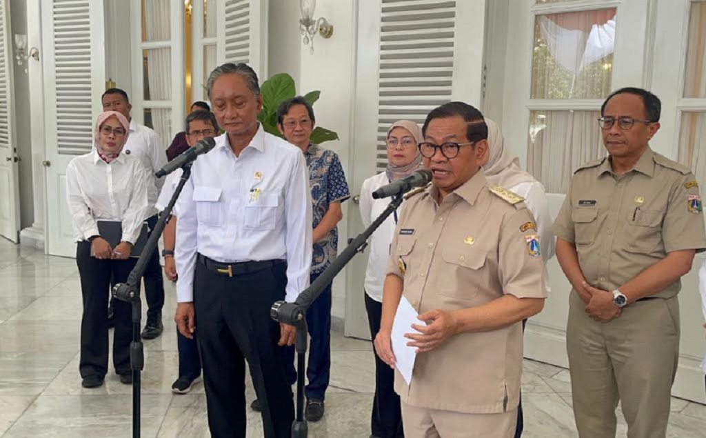 Pramono Minta Bantuan Kementerian PU Perbaiki JPO Senen dan Polda yang Dirusak Massa