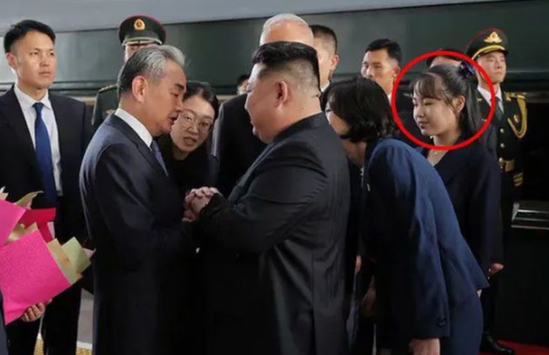  Kim Jong Un Bawa Putrinya ke China Nonton Parade Militer, Calon Pemimpin Korut?