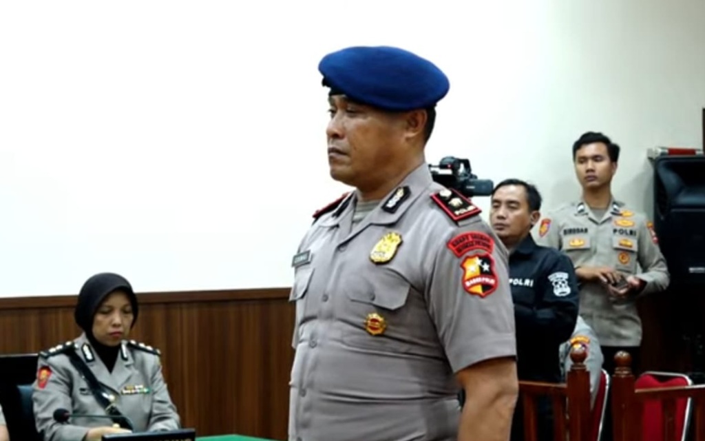 Breaking News, Personel Brimob Kompol Cosmas Kaju Gae Dipecat Tidak Hormat 