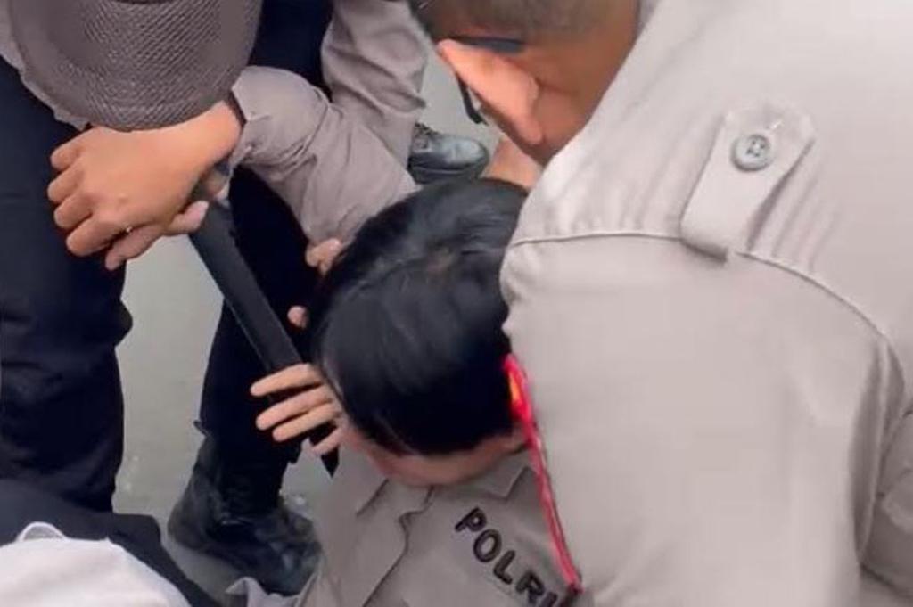 66 Polisi Terluka saat Amankan Demo di Bandung, 6 Orang Dioperasi