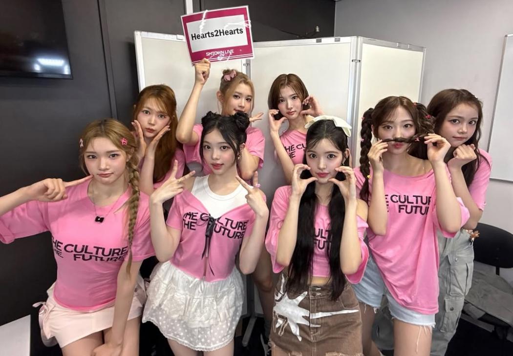 Hearts2Hearts Tampil Keren di Iklan Shopee 9.9 Super Shopping Day, Auto Trending!