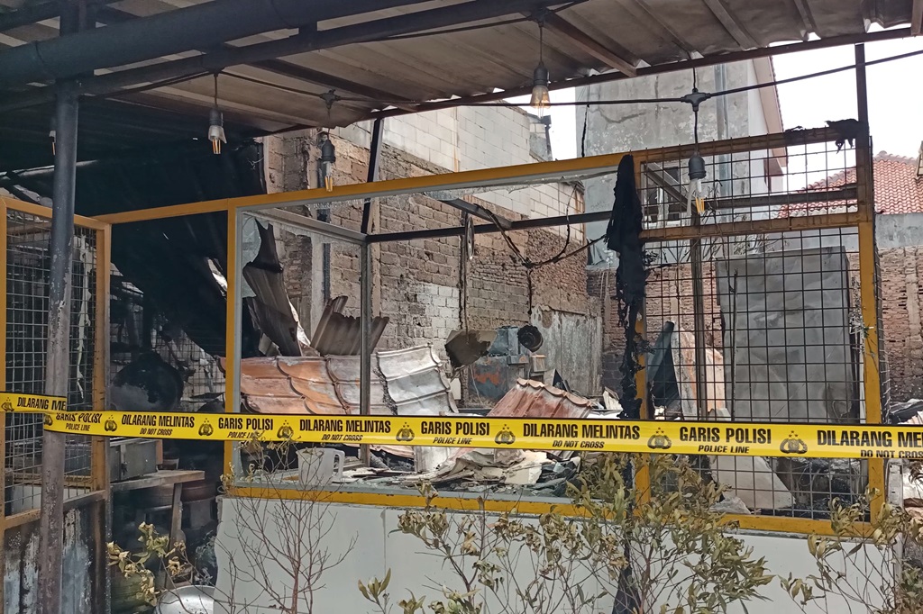 Penampakan Ruko Dekat Stasiun MRT Cipete Hangus Terbakar, Tim Investigasi Diterjunkan