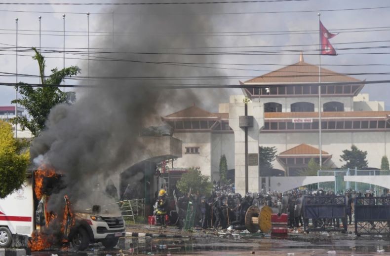 19 Demonstran Ditembak Mati Polisi, Mendagri Nepal Mundur