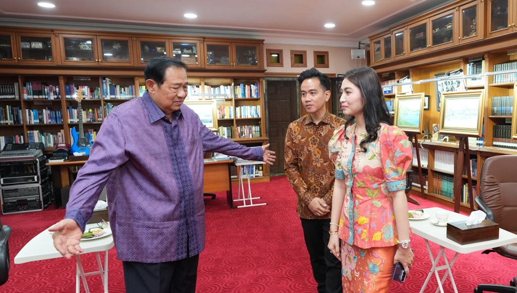 Gibran Pagi-Pagi Sambangi SBY di Cikeas, Ucapkan Selamat Ulang Tahun