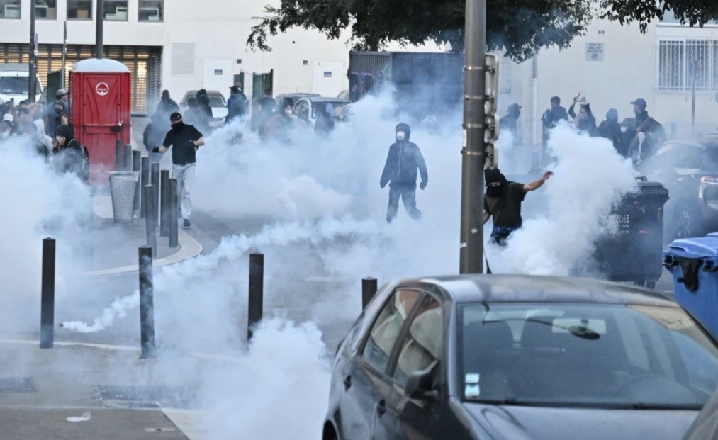 Penyebab Demo Rusuh Prancis, Efisiensi Anggaran Pemerintah hingga Naikkan Pajak