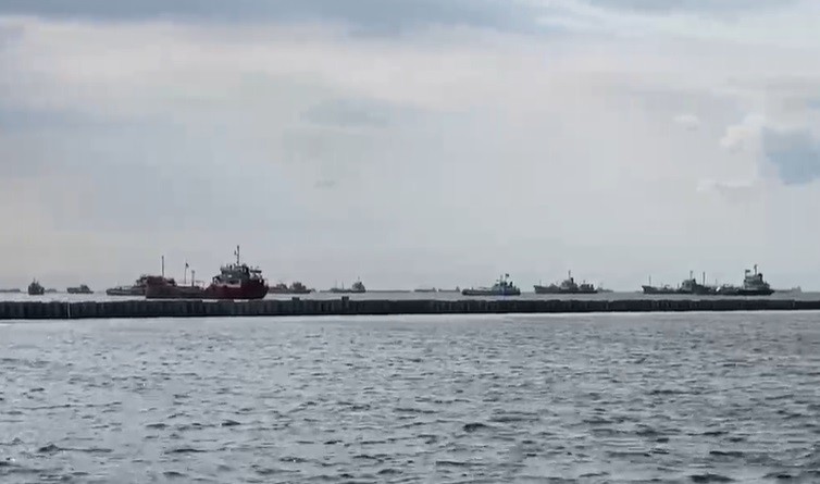 Tanggul Beton di Laut Cilincing Resahkan Nelayan, Izin KKP Jadi Sorotan