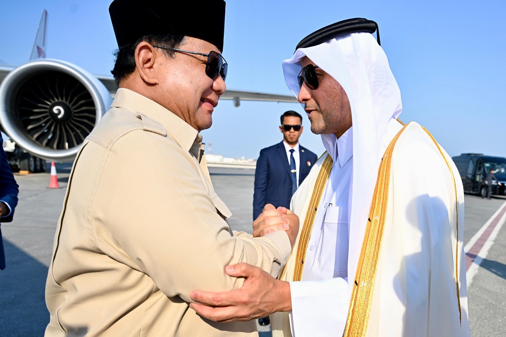 Prabowo Tiba di Doha, Disambut Menhan Qatar hingga Jajar Kehormatan