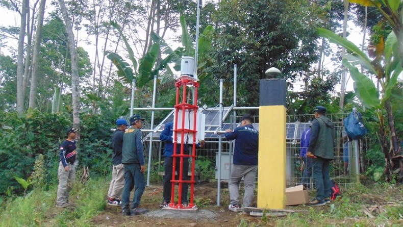 Gunung Semeru Berstatus Waspada, BNPB Pasang Sensor Peringatan Dini Banjir Lahar Dingin
