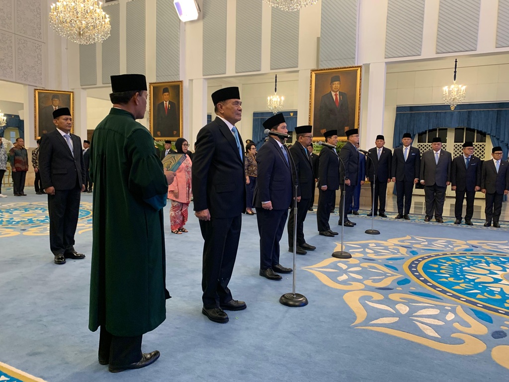 Kenapa Gibran Tidak Muncul di Pelantikan Menpora Bersama Prabowo? Publik Heboh, Istana Buka Suara!