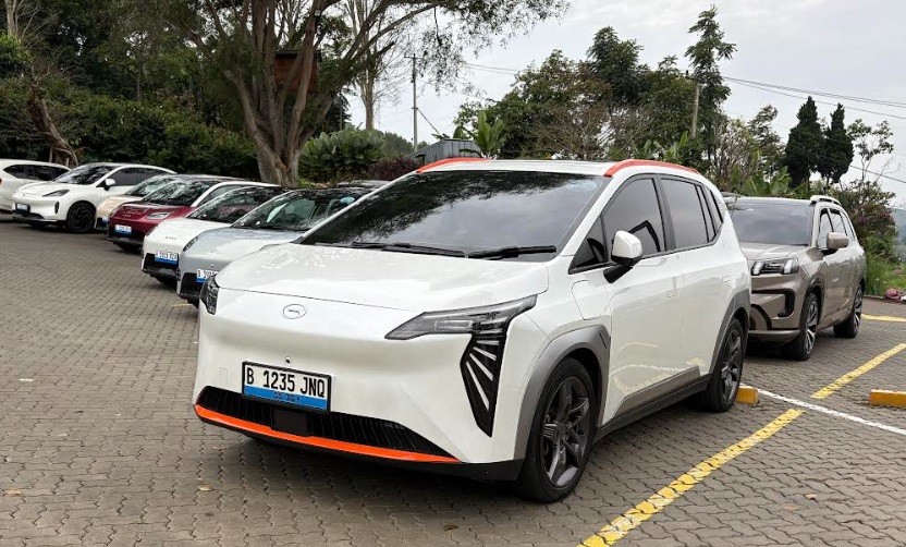 Cara Mengendarai Mobil Listrik agar Hemat Baterai, Perhatikan Pijakan Gas dan Mode Drive