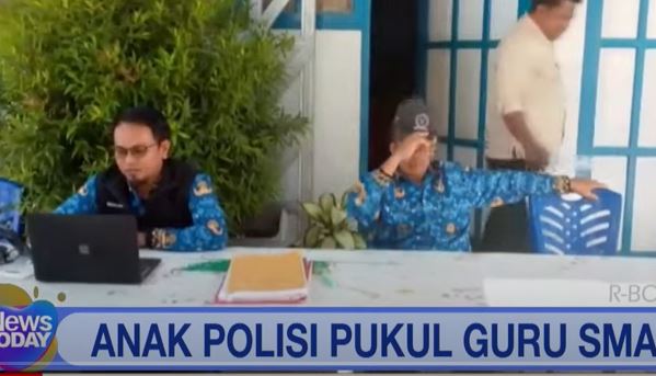 Anak Polisi Pukul Guru SMA Negeri 1 Sinjai, Disaksikan Sang Ayah!